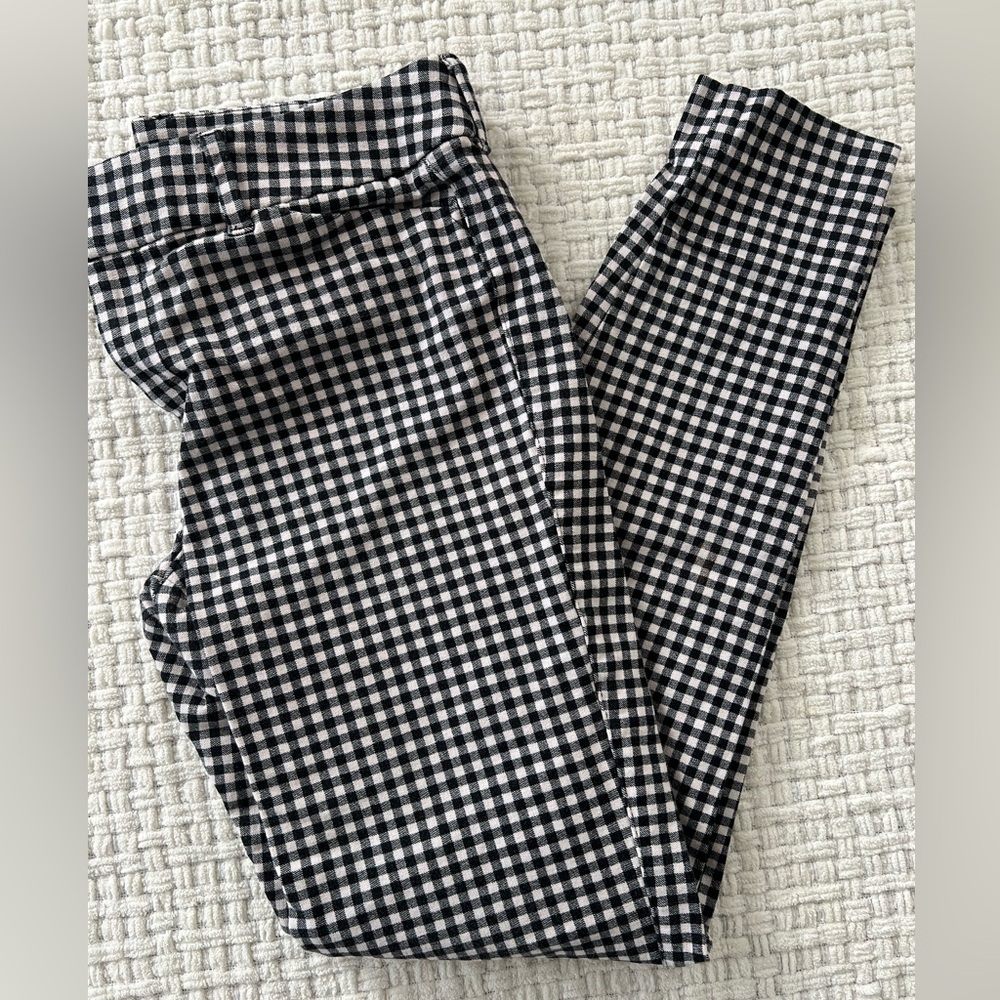 Old Navy Black and White Gingham Woman’s Pixie Pants